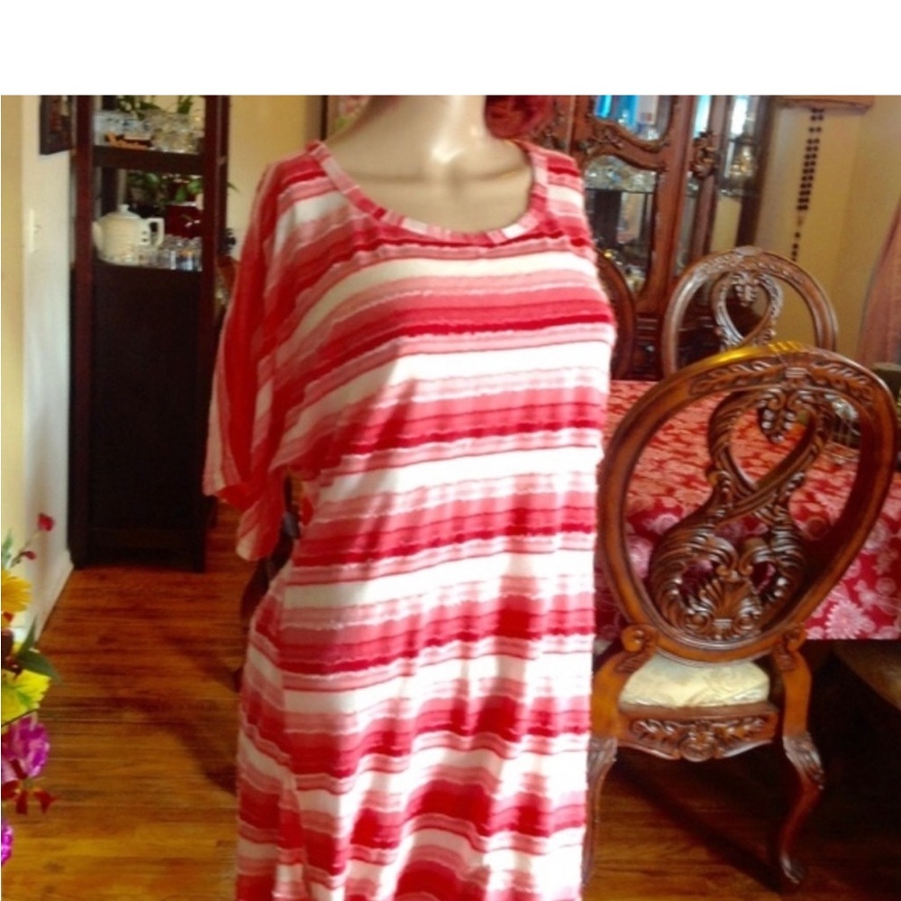 Rains,materials 51% polyester’49%Viscose, color red and white…